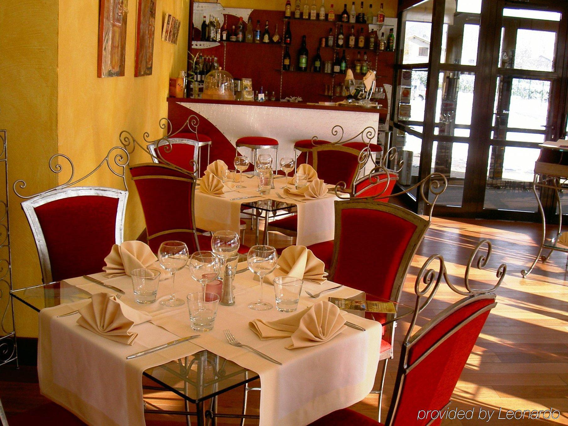 Holiday Inn Express Grenoble-Бернен Ресторан фото